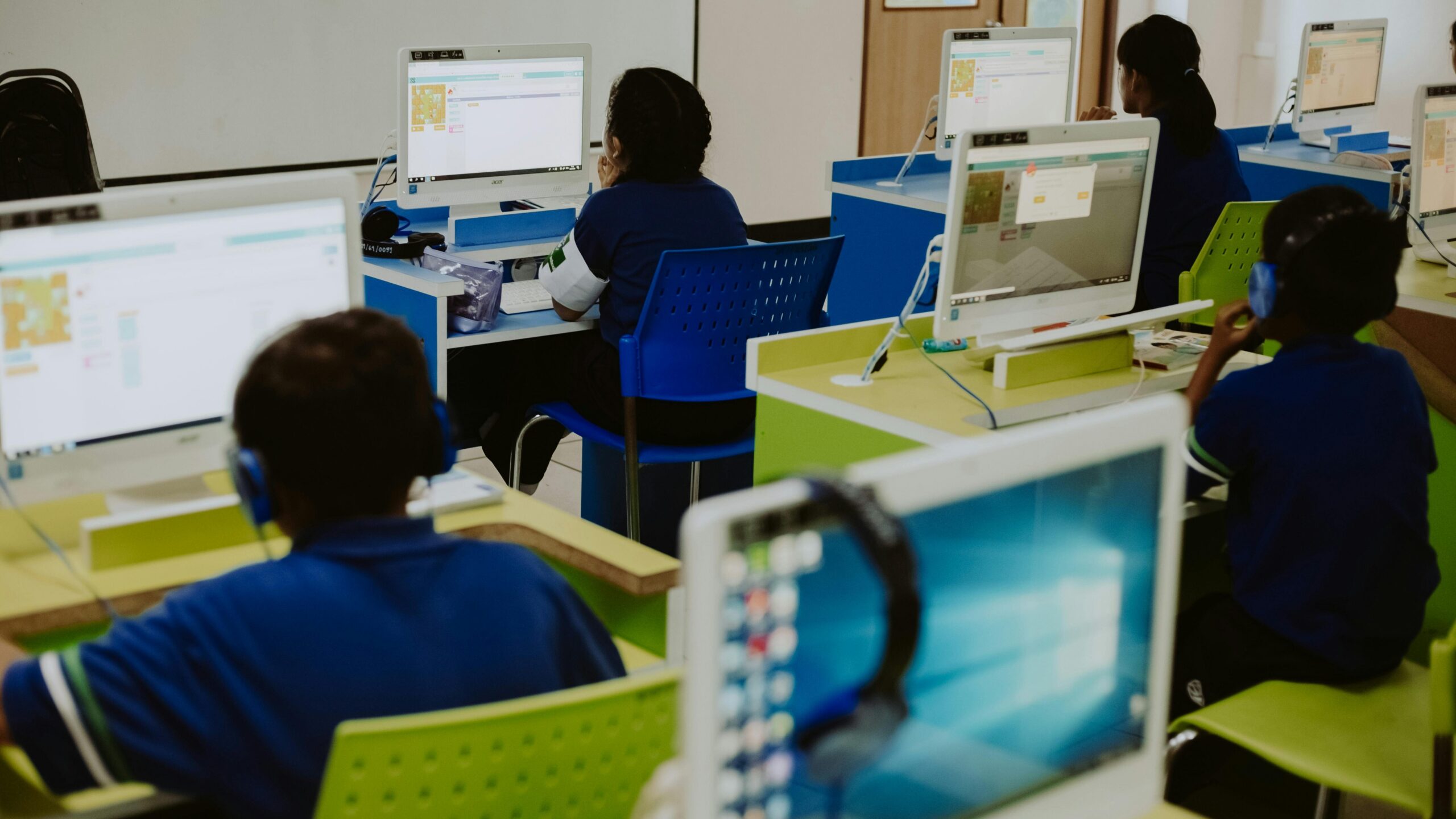Trainees in the RTI portion of their apprenticeship